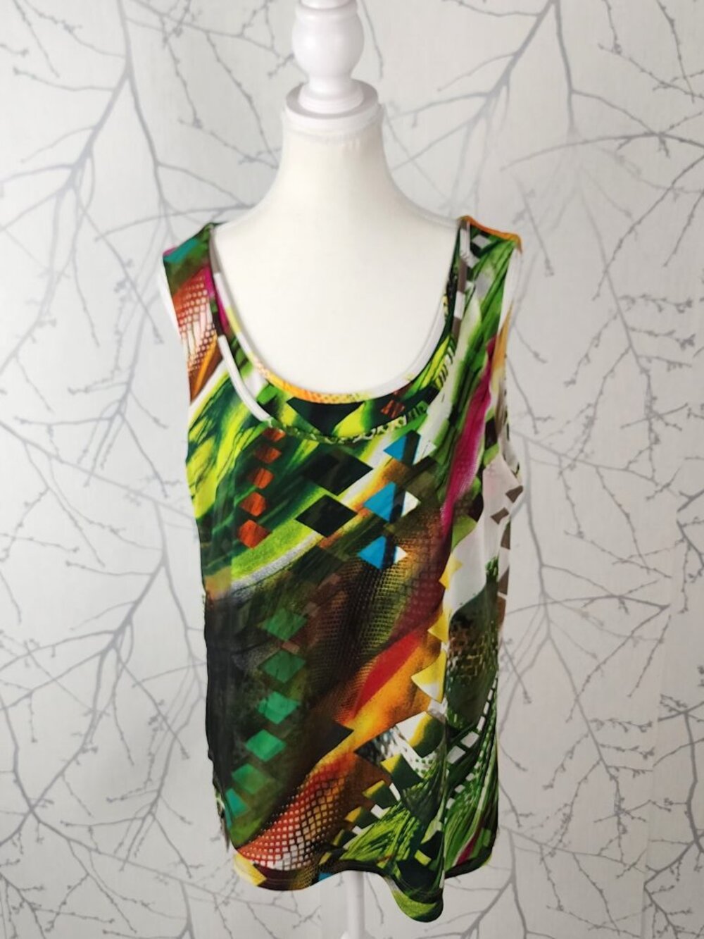 Laura Colorful Artsy Abstract Printed Stretch Knit Scoop Neck Tank